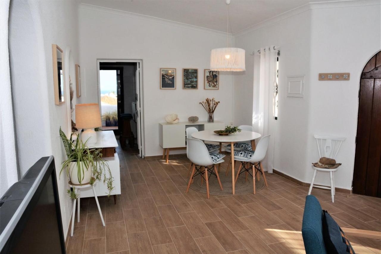 Shades Of Blue With Ocean View - Fast Wifi Lejlighed Porches  Eksteriør billede