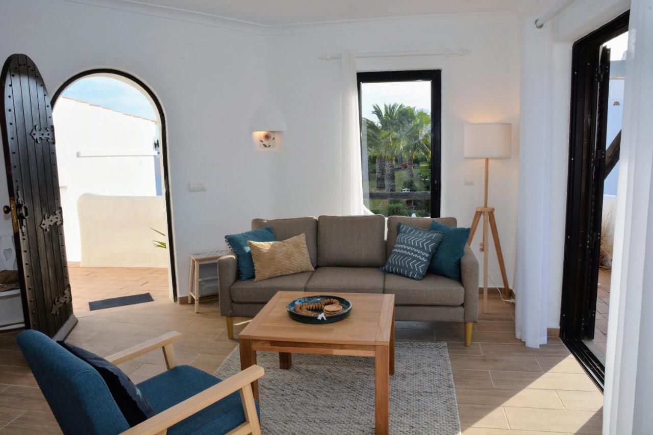Shades Of Blue With Ocean View - Fast Wifi Lejlighed Porches  Eksteriør billede