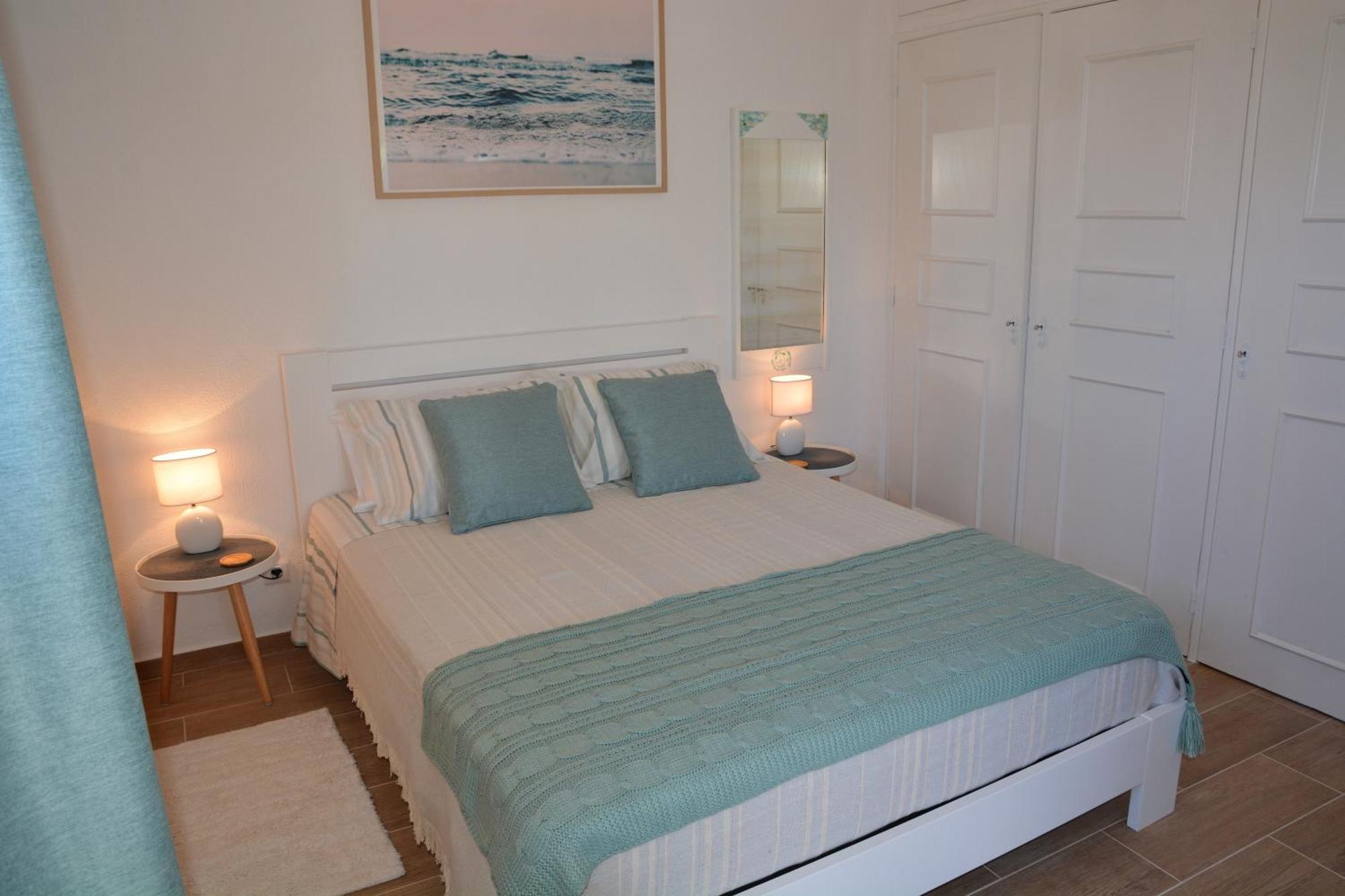 Shades Of Blue With Ocean View - Fast Wifi Lejlighed Porches  Eksteriør billede